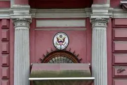 تعطیلی همه مراکز دیپلماتیک آمریکا در روسیه + دلیل اصلی تعطیلی