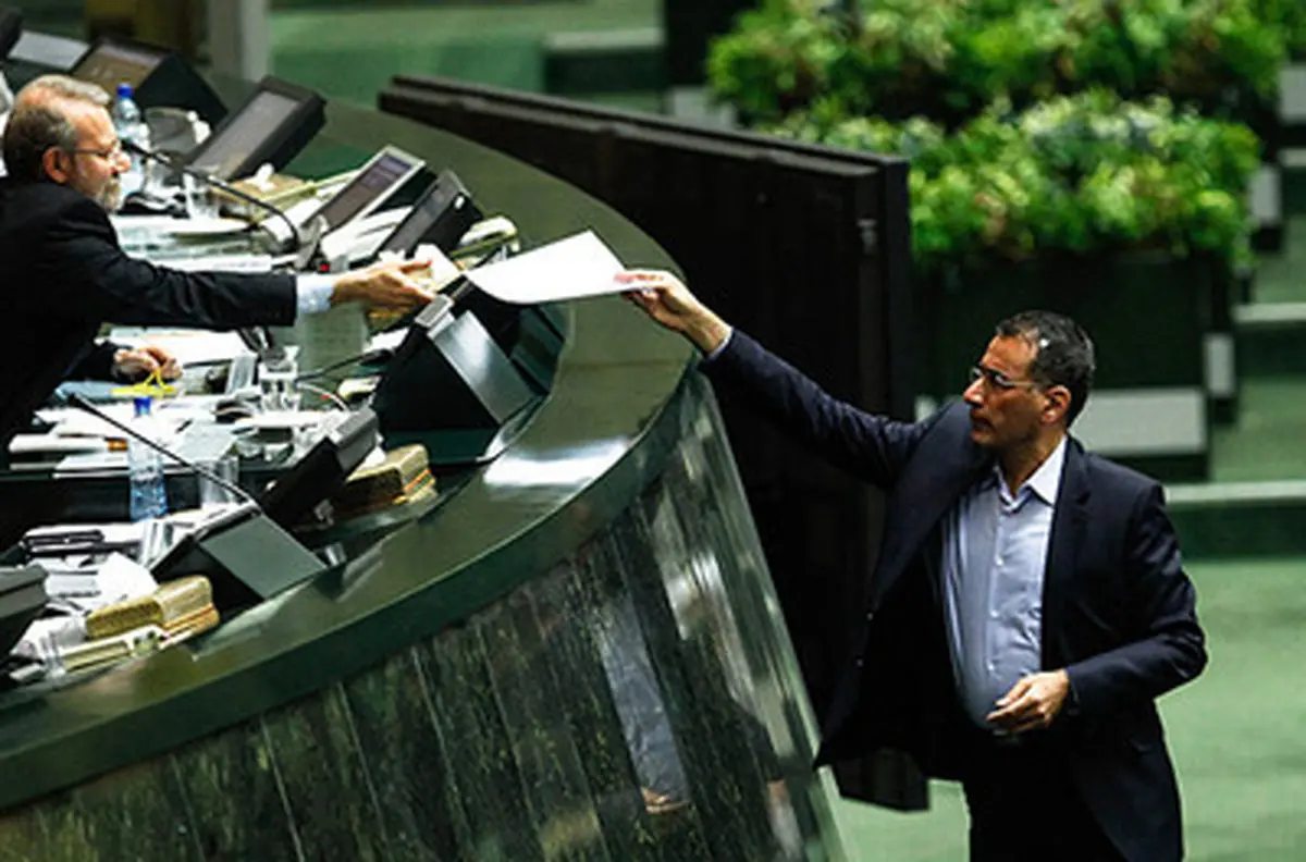 مروری تصویری بر تنها استیضاح سال 93