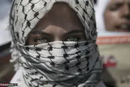 دختران فلسطینی در خط مقدم انتفاضه/تصاویر