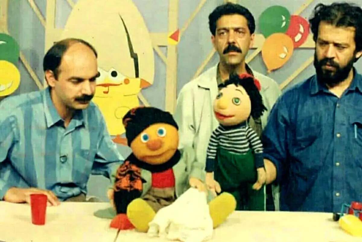 تصویری قدیمی از پشت صحنه کلاه قرمزی و پسرخاله
