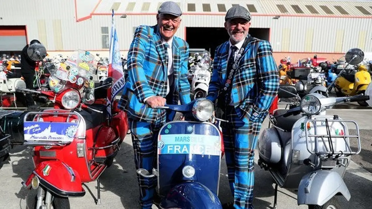 تصاویری جالب از دورهمی وسپاسواران در ایرلند