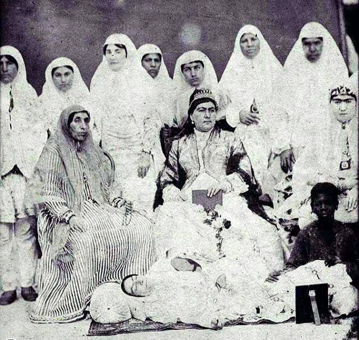 زنان حرمسرای ناصرالدین شاه/ عکس