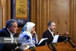 تصاویری از خنده ها و گفتگوهای درگوشی در جلسه استعفای نجفی