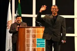 تجلیل از باشو، غریبه بزرگ در اهواز/ برگزیدگا ن جشنواره فیلم های علمی معرفی شدند