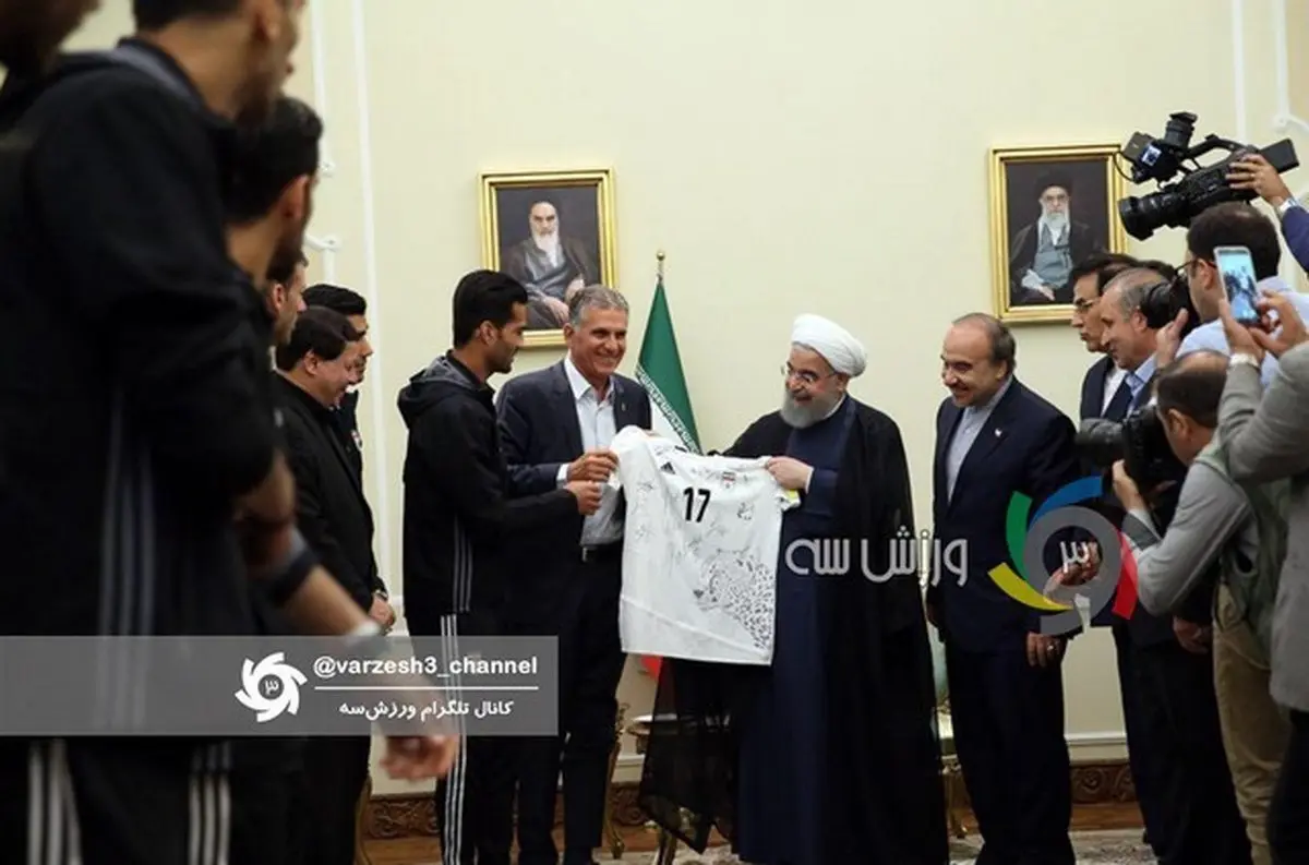 هدیه کارلوس کی روش به روحانی چه بود؟/عکس