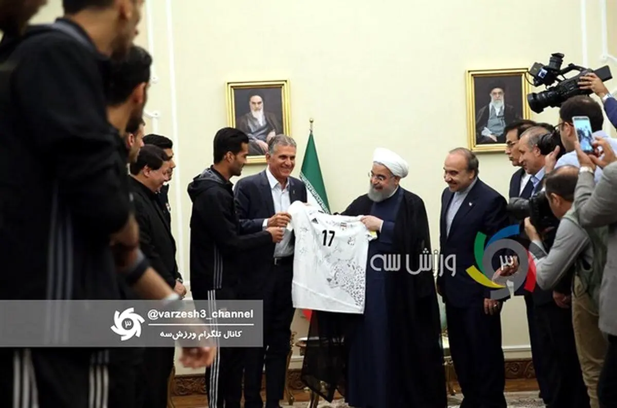 هدیه کارلوس کی روش به روحانی چه بود؟/عکس