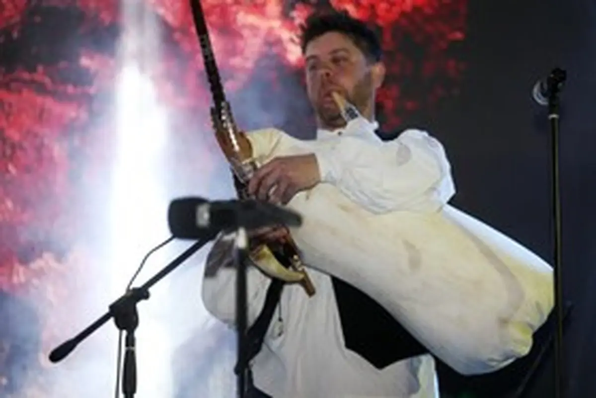 تصاویر رنگی از نخستین جشنواره بین المللی نی انبان در جزیره کیش