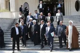 کدام وزرا با دولت روحانی خداحافظی خواهند کرد؟ /مروری بر تغییرات در کابینه اول و دوم هاشمی، خاتمی و احمدی‌نژاد