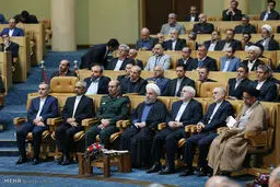 حواشی دیدنی تجلیل از خانواده شهدای هسته‌ای و افتخار آفرینان برجام/تصاویر