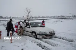 تصاویری از امدادرسانی هلال احمر در اتوبان تهران - قم