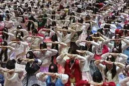 عکسی جالب از دختران کره‌ای در جشن فارغ‌التحصیلی