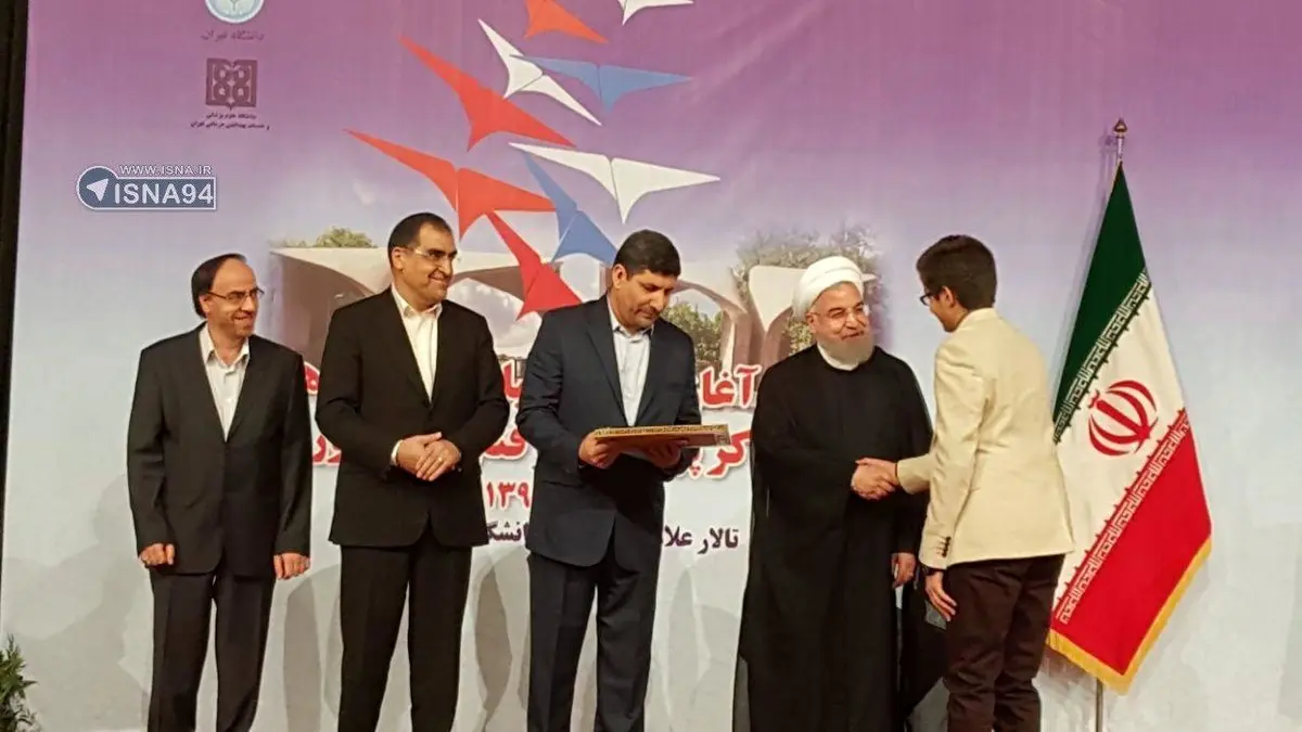 تقدیر روحانی از برگزیدگان کنکور سراسری /عکس