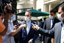 نفوذ واعظی بر روحانی از شایعه تا واقعیت