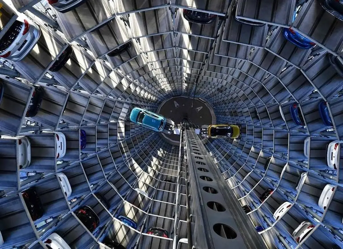 نمایی جالب از پارکینگ کارخانه «فولکس»/ عکس