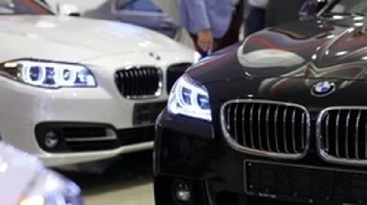 سکوت وزارت صنعت ادامه دارد؛ بازار خودرو در مشت دلالان/ رشد ۲۰ درصدی قیمت خودرو‌های داخلی در طول ۲۰ روز/ خبری از سازمان حمایت نیست