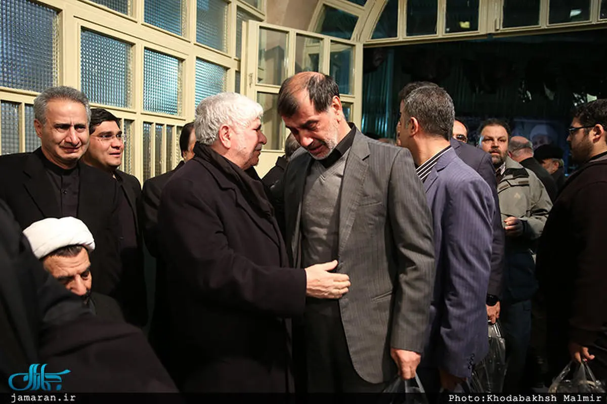 گریه محمدرضا باهنر برای آیت الله هاشمی/ عکس