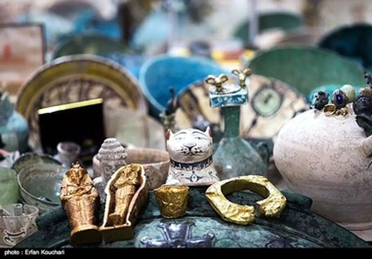 عتیقه‌هایی که از قاچاقچیان به دست آمد/ تصاویر
