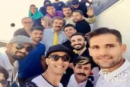 سلفی استقلالی‌ها با بازیگران سریال پایتخت/عکس