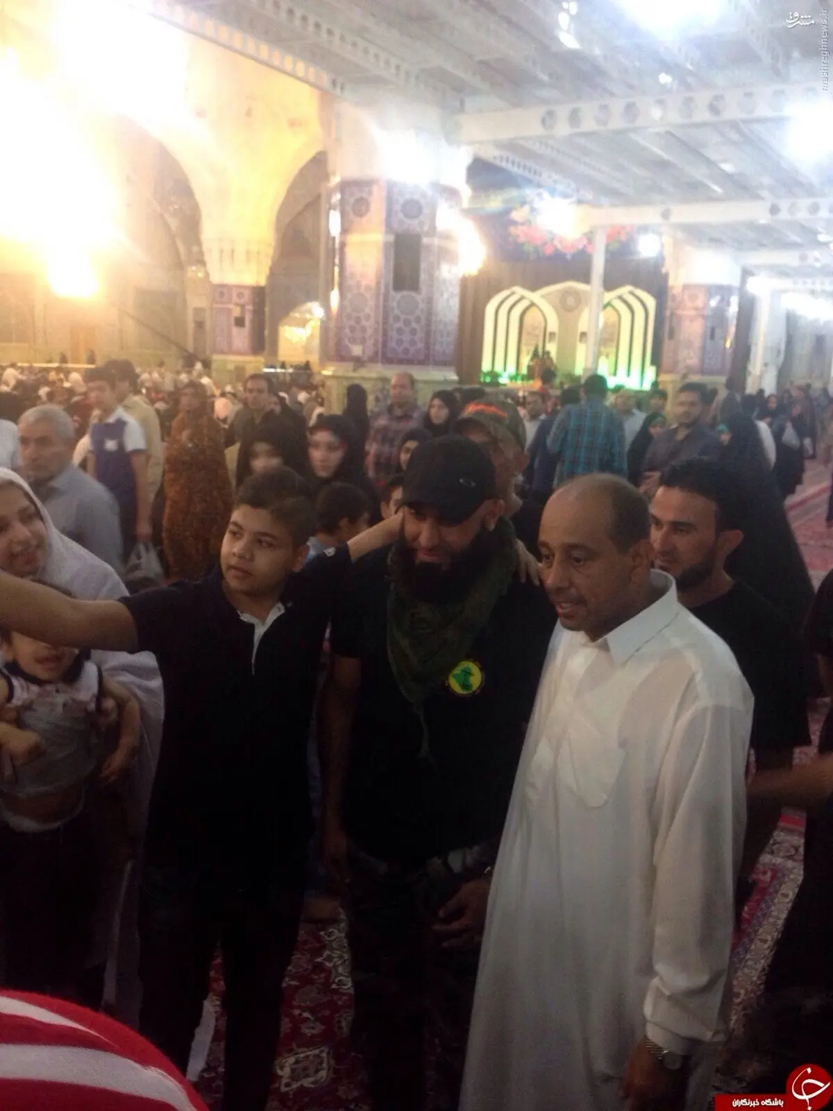 ابوعزرائیل در حرم رضوی/عکس