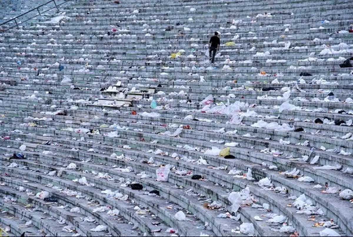 عکسی از سکوهای ورزشگاه آزادی که مایه تاسف است