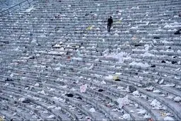 عکسی از سکوهای ورزشگاه آزادی که مایه تاسف است