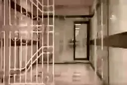 سرباز هنگ مرزی پاوه کرمانشاه با حقوق ماهیانه‌اش یک زندانی را آزاد کرد + فیلم