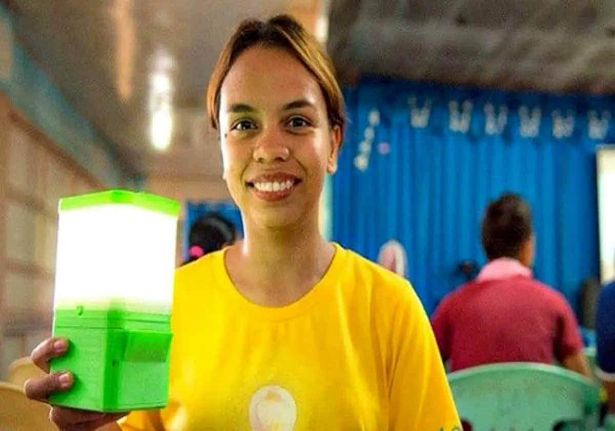 لامپ‌های که با آب‌شور کار می‌کنند + تصاویر