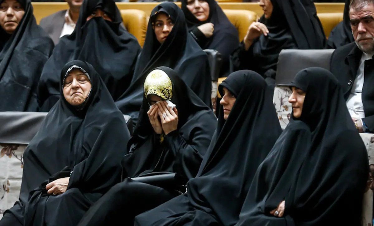 تصاویر / اشک دوستداران آیت الله در سومین سالگرد ایشان