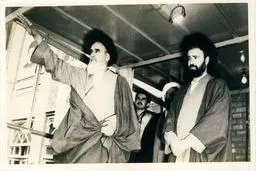 امام خمینی در مدرسه فیضیه قم/ عکس