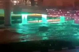 فیلم/ فوری : هم اکنون سیل در قم به راه افتاد