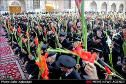 ببینید: مراسم گلباران حرم مطهر رضوی