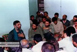 رهبر انقلاب در دوران جوانی و جنگ / عکس