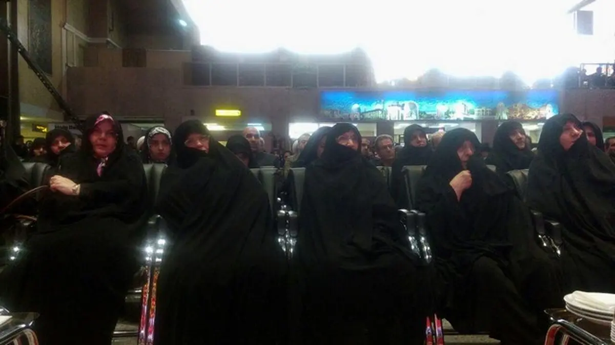 همسر حسن روحانی در کنار همسر هاشمی/عکس