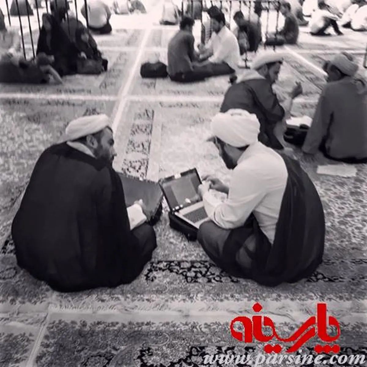 مباحثه طلبگی با لب تاپ/قم