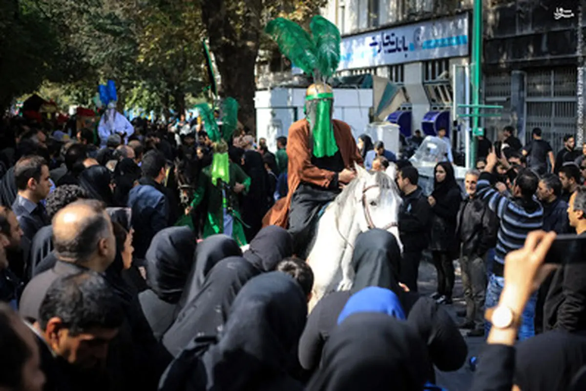 کاروان نمادین کربلا در بازار تهران/ تصاویر