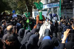 کاروان نمادین کربلا در بازار تهران/ تصاویر