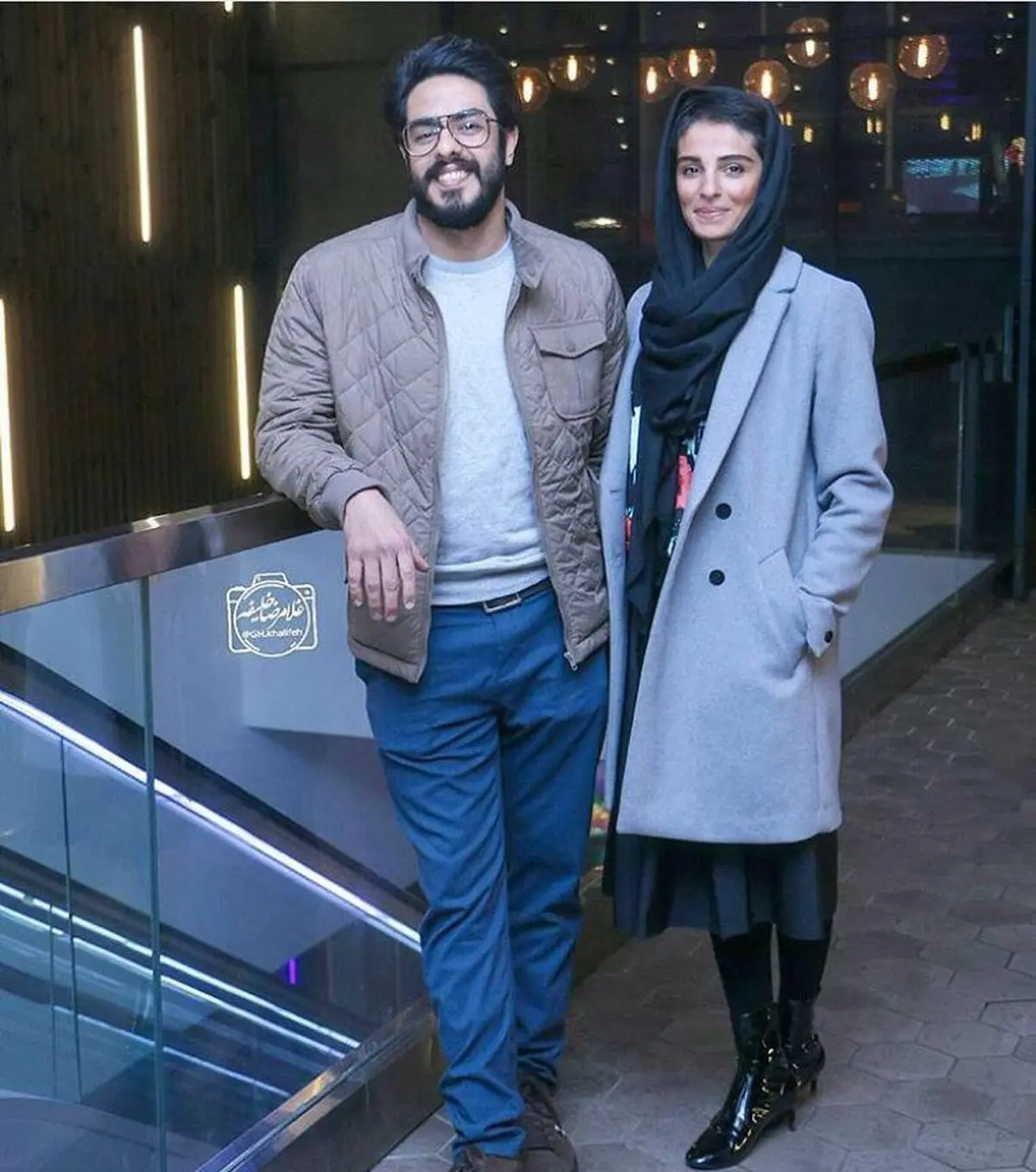 تصویری از پسر خسرو شکیبایی در کنار همسرش