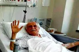 بازیگر «خانه سبز» در بیمارستان بستری شد/ عکس