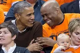 برادر همسر اوباما در لیگ بسکتبال/عکس