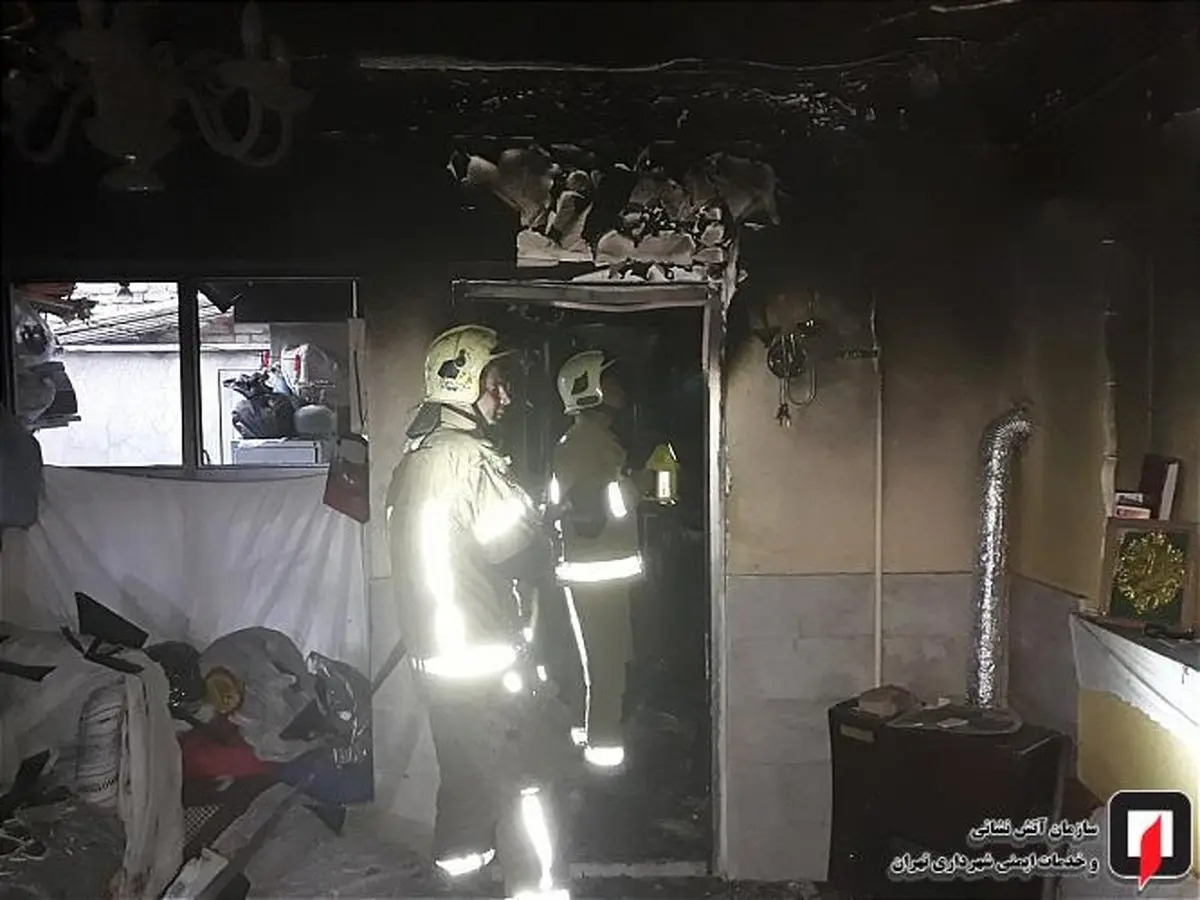 آتش سوزی خانه قدیمی در امام زاده حسن(ع) کشته نداشت/تصاویر