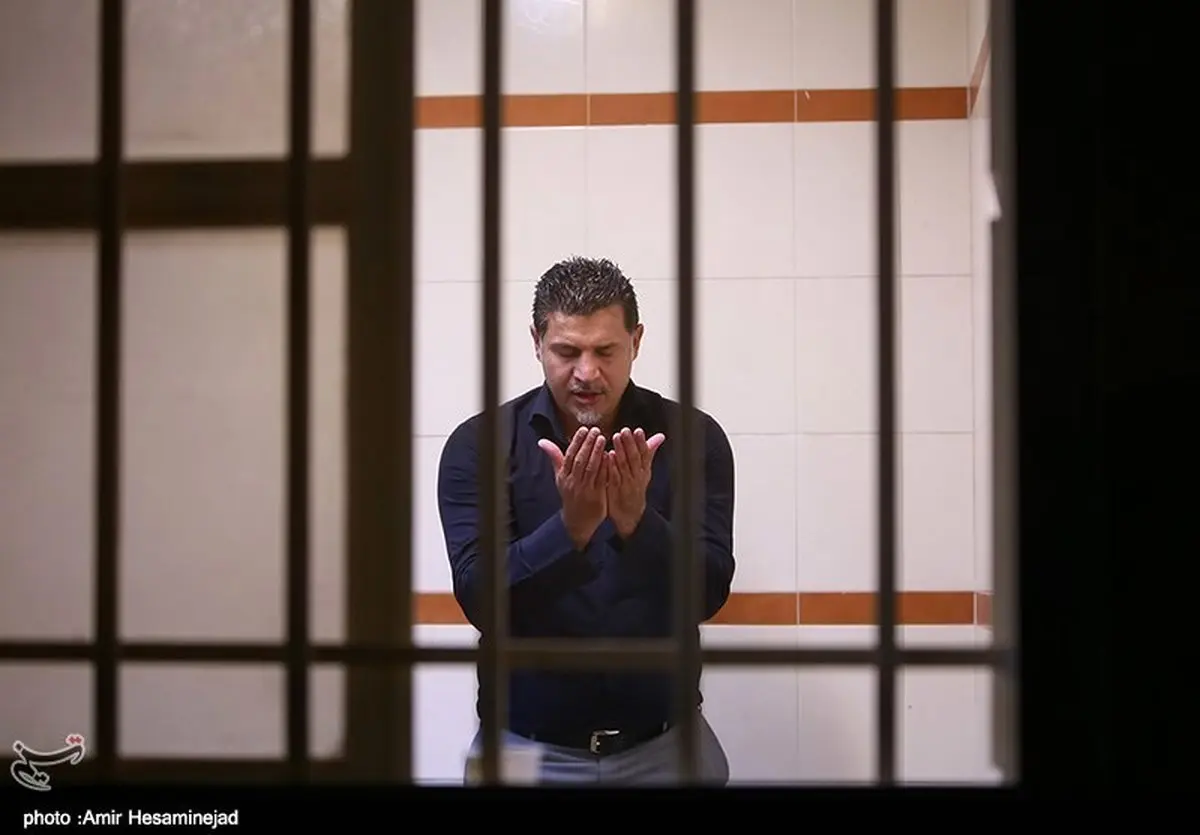 نماز خواندن علی دایی در بازی با صبای قم