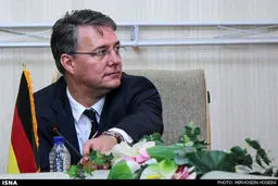 هدیه شهردار اصفهان به مقام آلمانی/تصاویر