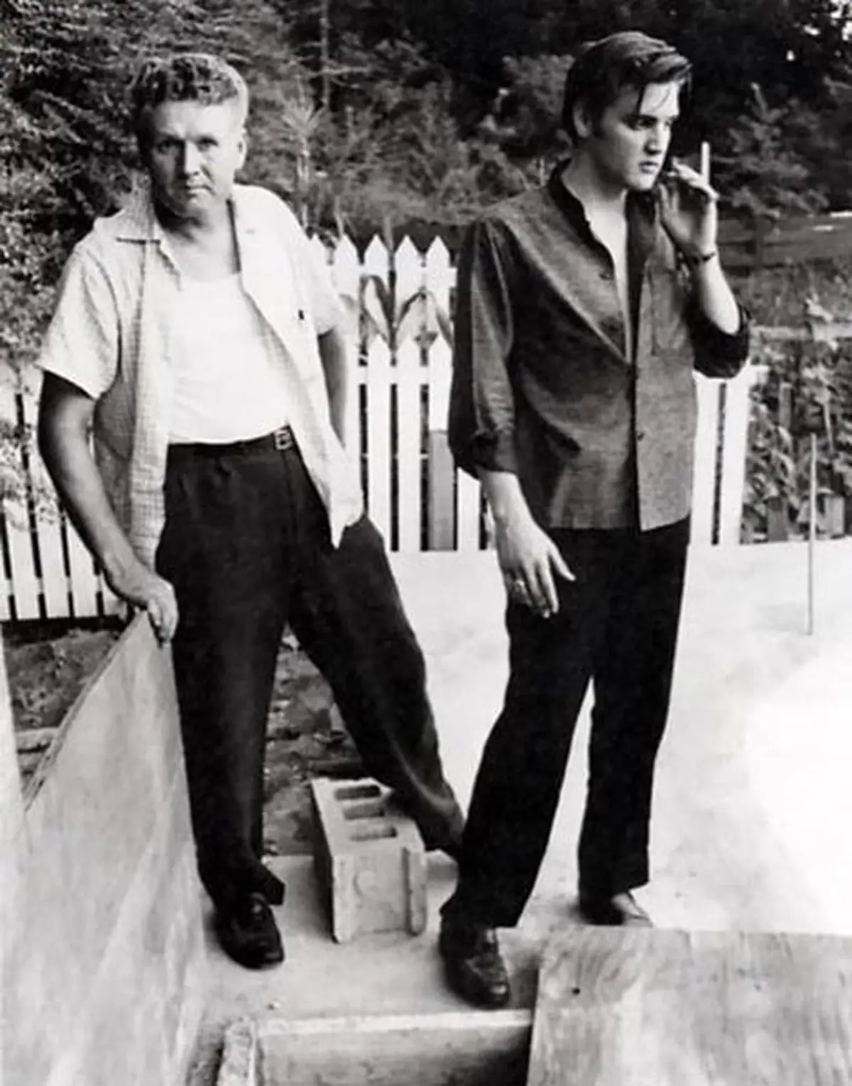 عکسی قدیمی از الویس پریسلی و پدرش