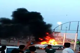 جنجال در پایان بازی فولاد - الهلال؛ از شعارهای سیاسی در ورزشگاه تا آتش زدن خودروی پلیس + عکس