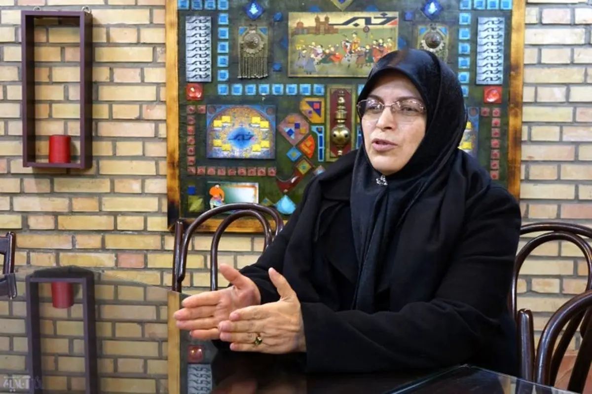 یک «خطر» پیش پای اصلاح‌طلبان تا انتخابات ریاست جمهوری 1400 /آذرمنصوری: اصلاح‌طلبان چشم خود را بر نواقص دولت نبندند /حامی مطالبه‎گر روحانی هستیم /نفی کردن گفتمان اصلاحات، یک بحث انحرافی است