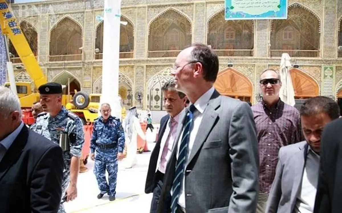 واکنش جالب سفیر آلمان از حضور در حرم امام علی(ع) + تصاویر