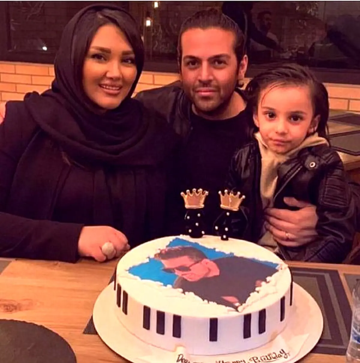 عماد طالب زاده در کنار خانواده/عکس