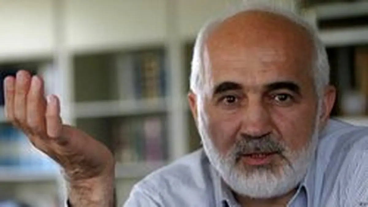 گفت و گوی نامه نیوز با احمد توکلی ؛ آیا علی لاریجانی از بازگشت نخست وزیری خبر داده است؟