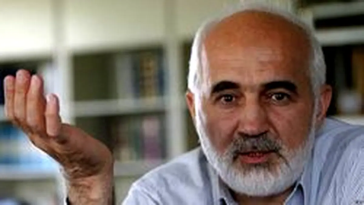 گفت و گوی نامه نیوز با احمد توکلی ؛ آیا علی لاریجانی از بازگشت نخست وزیری خبر داده است؟