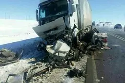 عکس / تصادف مرگبار پژو با تریلی / ۵ نفر کشته شدند